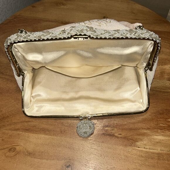 Vintage White Floral Beaded Purse - Picture 6 of 9